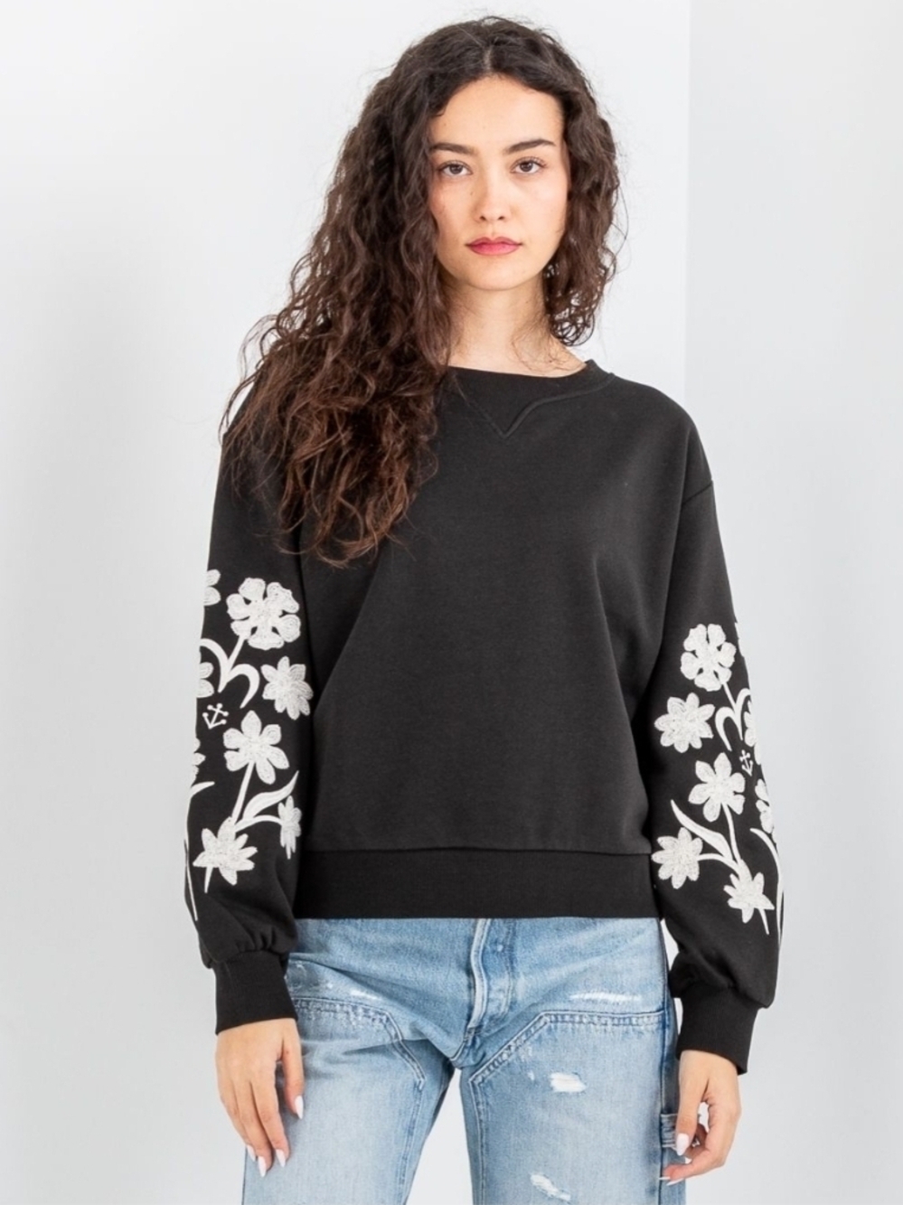 Scotch & Soda Black Crewneck Sweatshirt with Embroidered Sleeve Size M